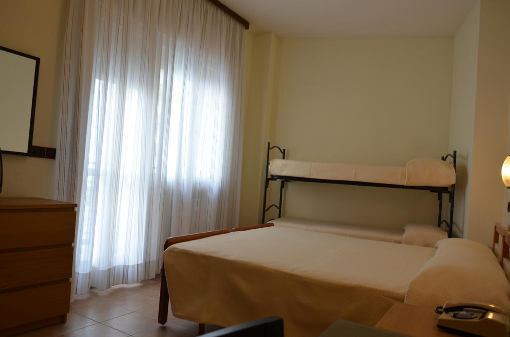 Hotel Mirage ミラノ・マリッティマ エクステリア 写真
