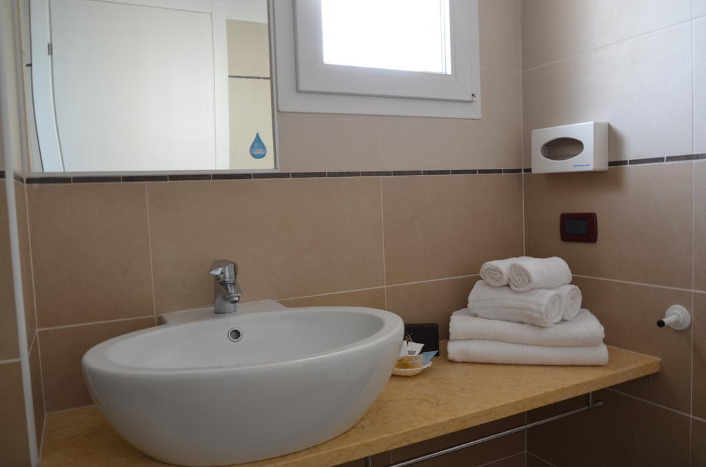 Hotel Mirage ミラノ・マリッティマ エクステリア 写真