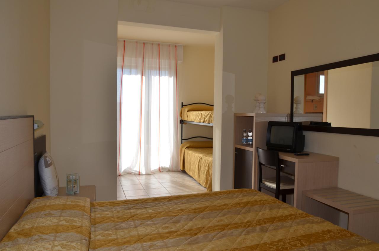 Hotel Mirage ミラノ・マリッティマ エクステリア 写真