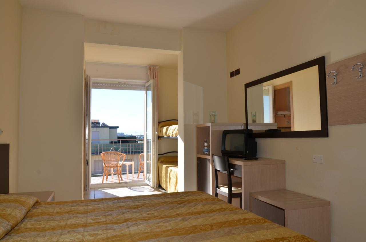 Hotel Mirage ミラノ・マリッティマ エクステリア 写真